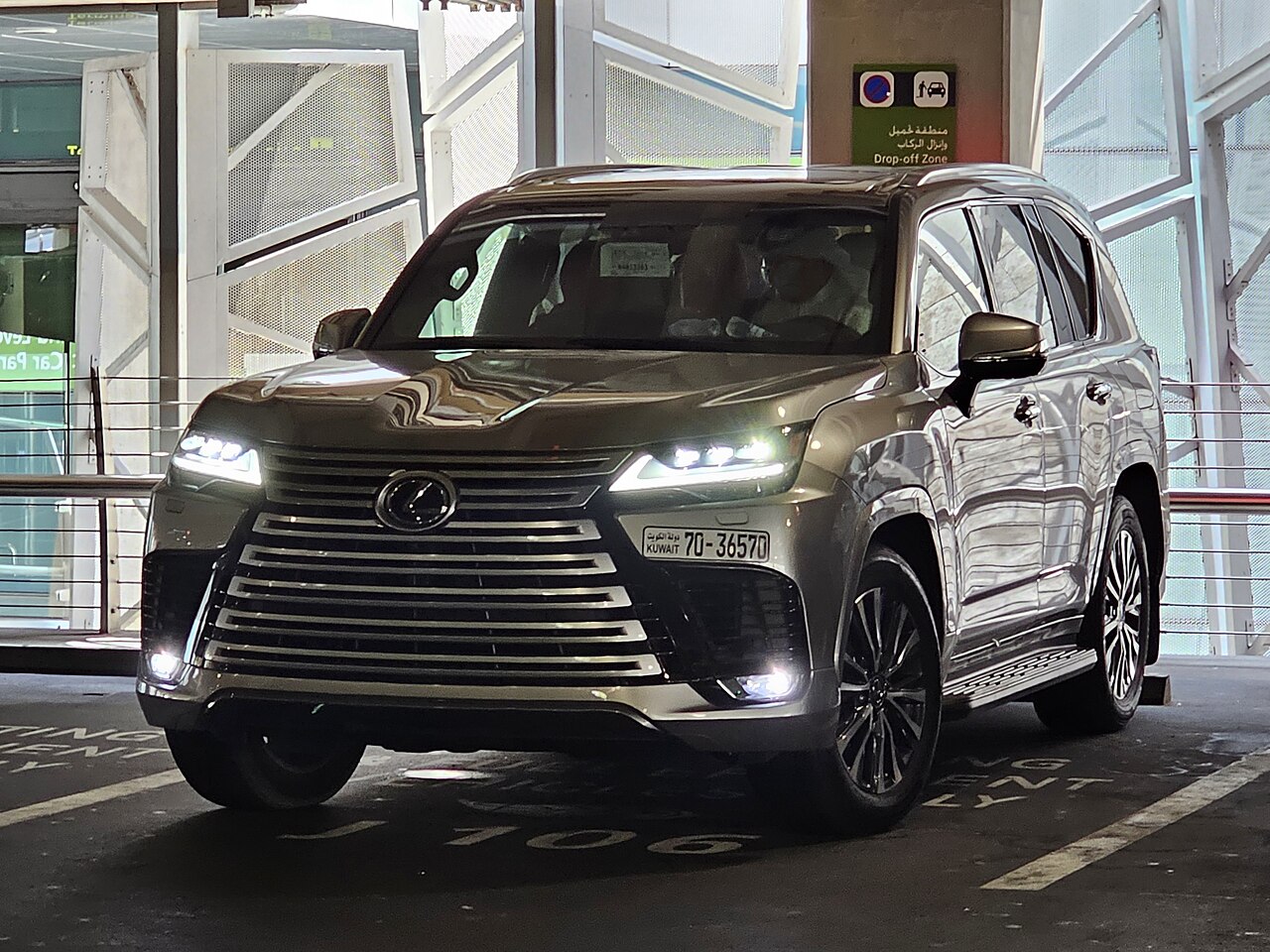 Lexus LX 600