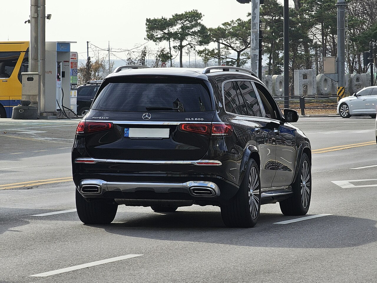 Mercedes-Benz Maybach GLS 600 3